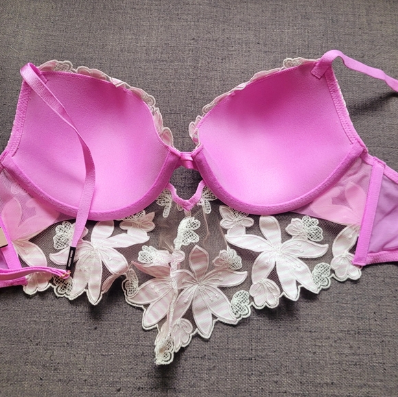 32C sexy Victoria Secret bra - Picture 3 of 5